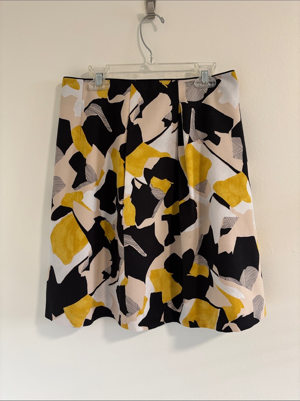 FREE WITH PURCHASE RW&CO Abstract Print Skirt Size 4